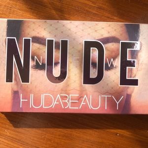 New Nude Huda Beauty Palette. Brand new MAKE OFFER